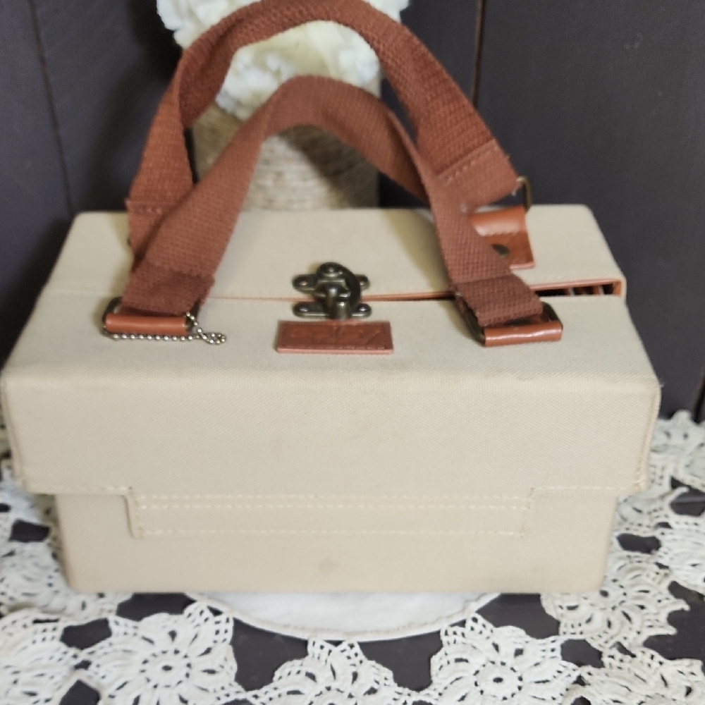 Stylish Beige Splay Tray Box with Brown Straps